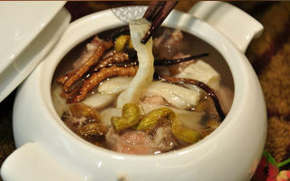 冬蟲(chóng)夏草鮮草煲湯秘籍：鮮香與滋補(bǔ)的完美融合